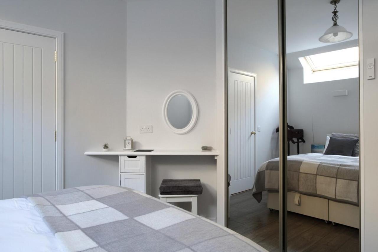 Apartamento Quiet Ground Floor Mews Flat And Parking Edimburgo Exterior foto